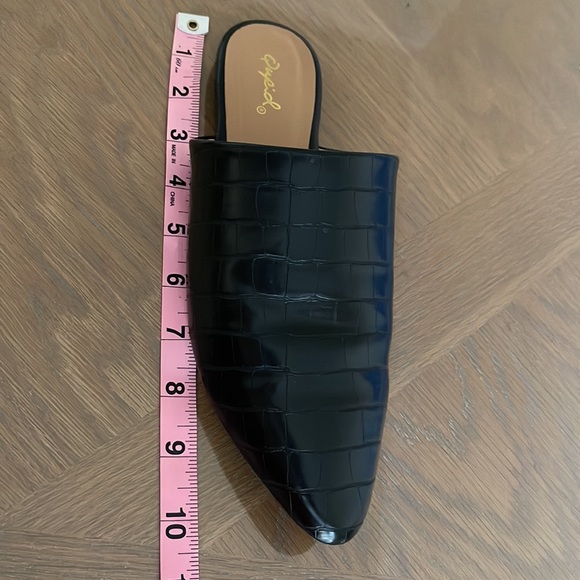 Women's Shoes Qupid Slip On Pointy Toe Mule Loafers BLACK CROCODILE Vegan - Picture 4 of 4